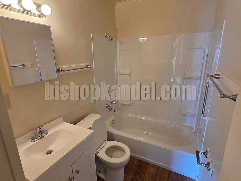 1217 Parkside Pl — Photo 7