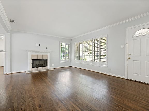 3rd image of 4144 Beechwood Ln