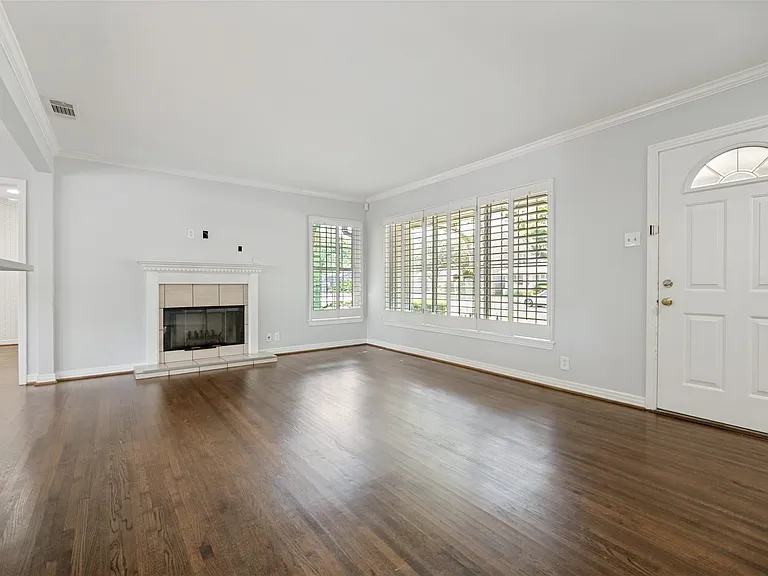 4144 Beechwood Ln — Photo 3
