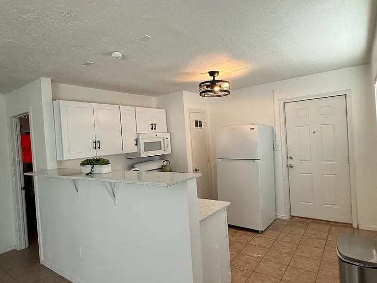 2604 Mesa St SE — Photo 9