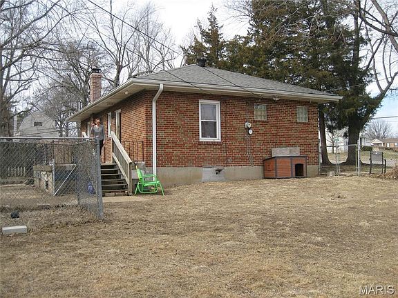 3rd image of 1366 Trampe Ave