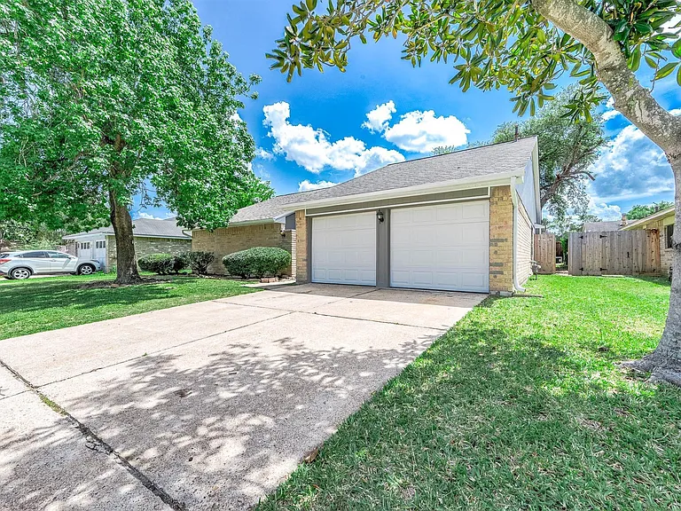 13407 Wells River Dr — Photo 4
