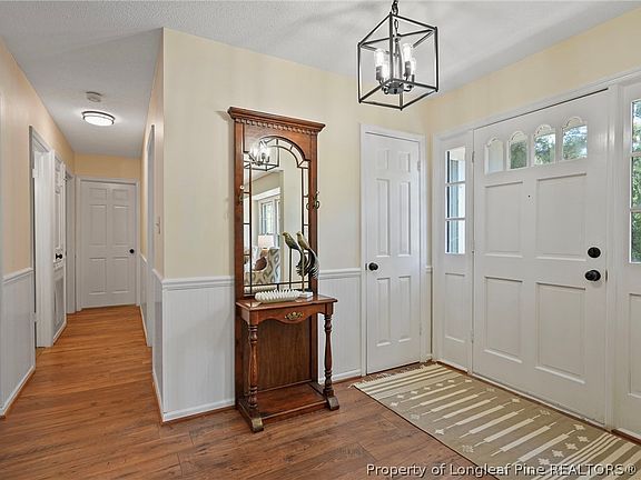 4th image of 541 Hilliard Dr