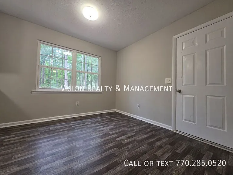 101 Bowen Dr — Photo 9