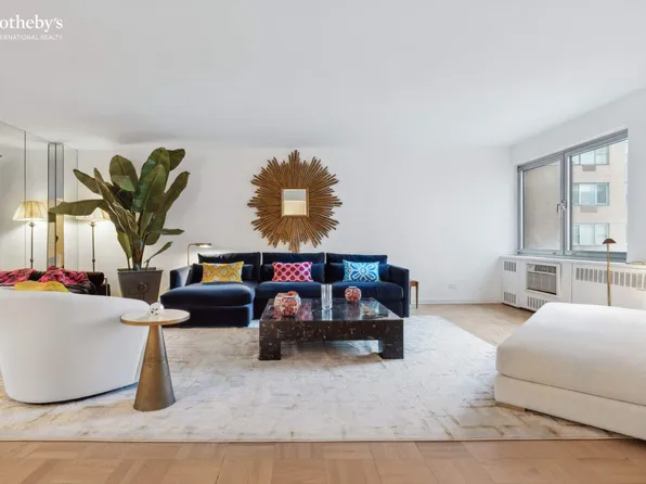 25 Sutton Place South 16L image 3 of 10