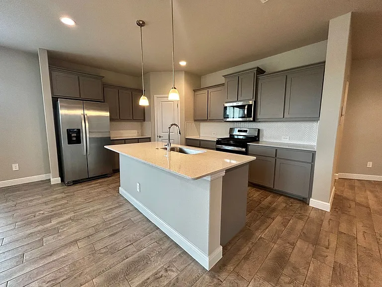 16028 Bronte Ln — Photo 7