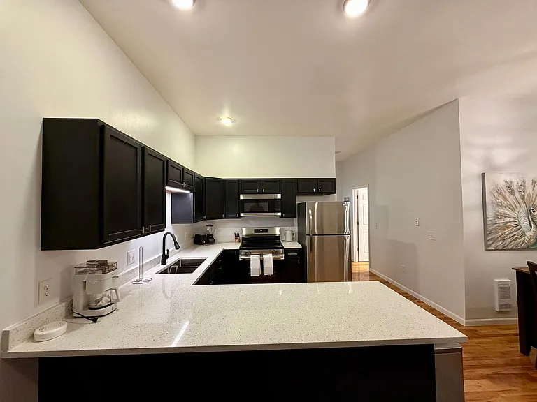 719 N 3rd Ave — Photo 4