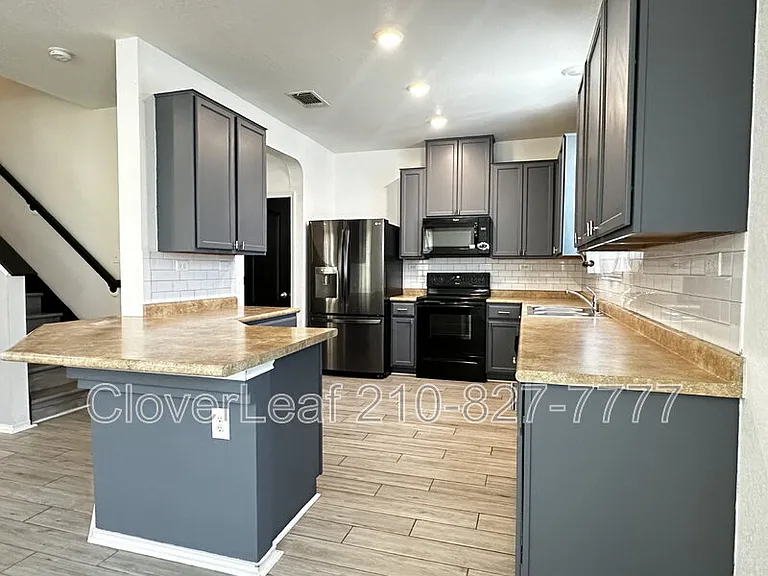 2606 Bluff Xing — Photo 8