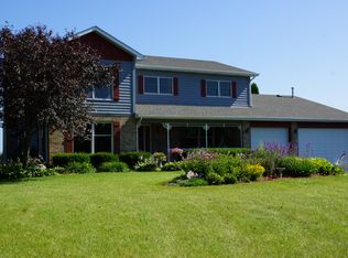 606 N Rose Farm Rd, Woodstock, IL 60098