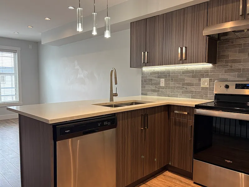 500 Fleming Rd — Photo 4