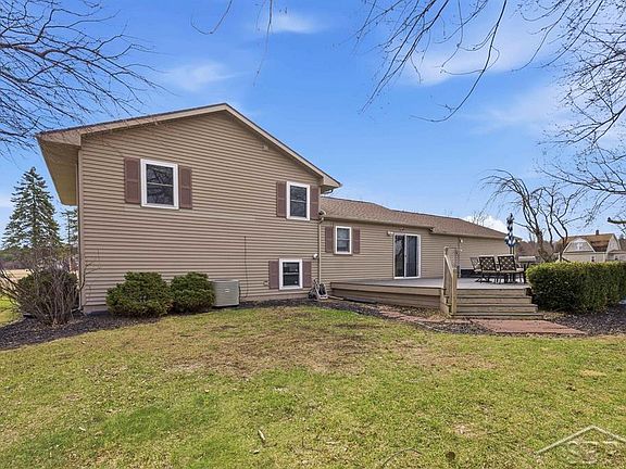 3rd image of 2258 S Nine Mile Rd