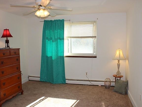 5th image of 215 Winter St APT 3J