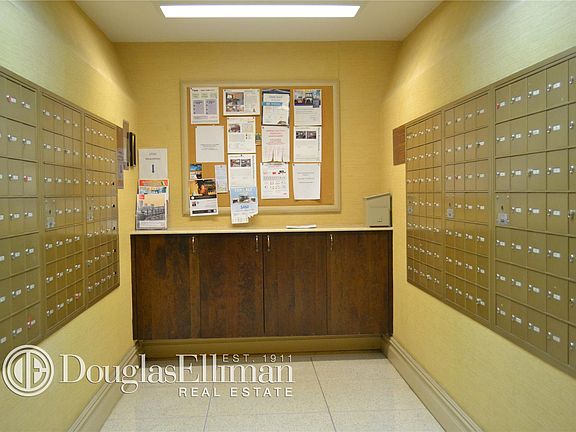 5th image of 191 Willoughby St APT 12F
