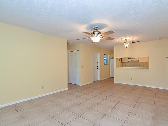4th image of 6547 SE Federal Highway #7-201