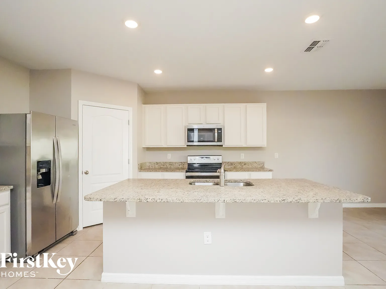 5 bed, 3.0 bath, 2674 sqft, $2,835 — Photo 4