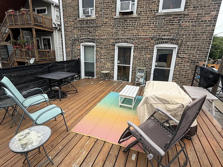 2215 W Wellington Ave #1R — Photo 8