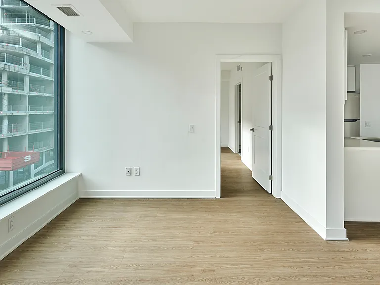 383 Albert St — Photo 49