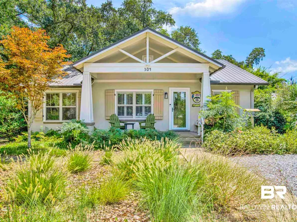 304 Nichols Ave, Fairhope, AL 36532