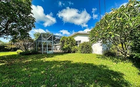 4th image of 17721 SW 92nd Ct