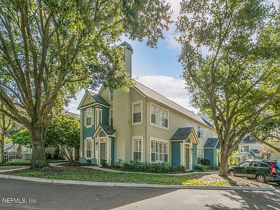 2nd image of 13703 RICHMOND PARK Drive N #1702