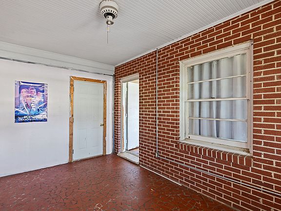 3rd image of 224 Carolina Ave N #561