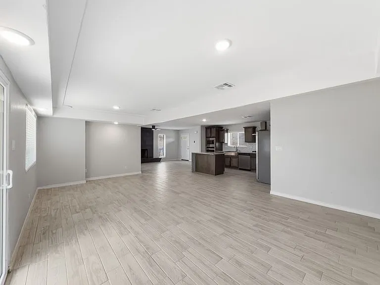 565 Gallagher St — Photo 4