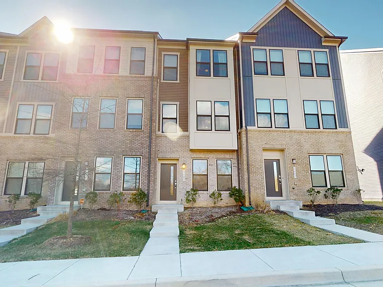 3485 Cormorant Dr — Photo 1