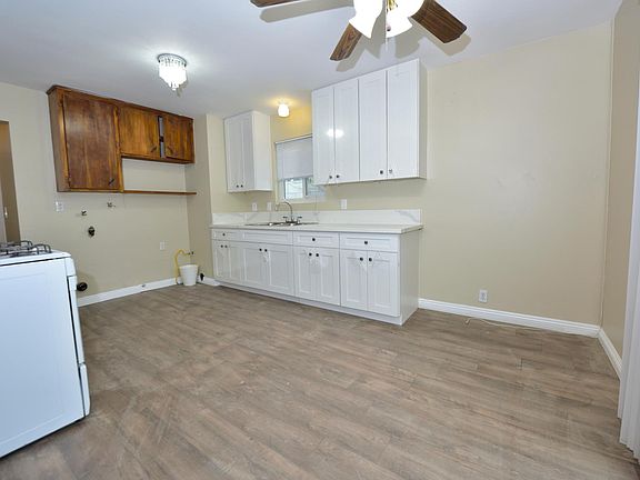 5th image of 540 E Lemon Ave