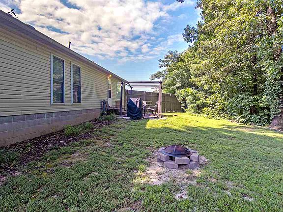 2nd image of 193 Bent Oaks Dr