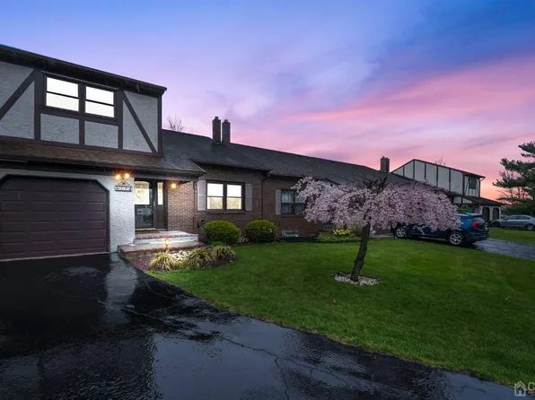 15 Hampton Way, Sayreville, NJ 08872