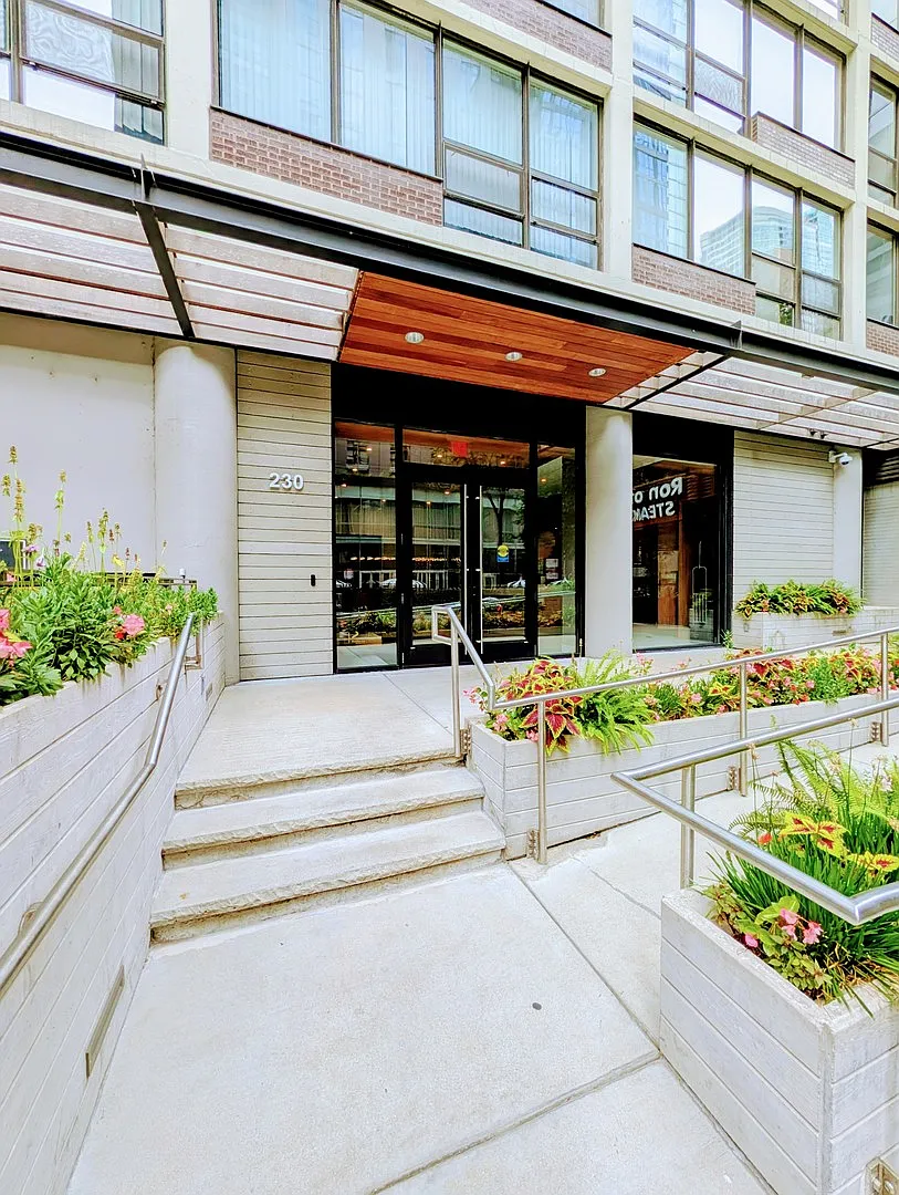1 bed, $2,600 — Photo 2