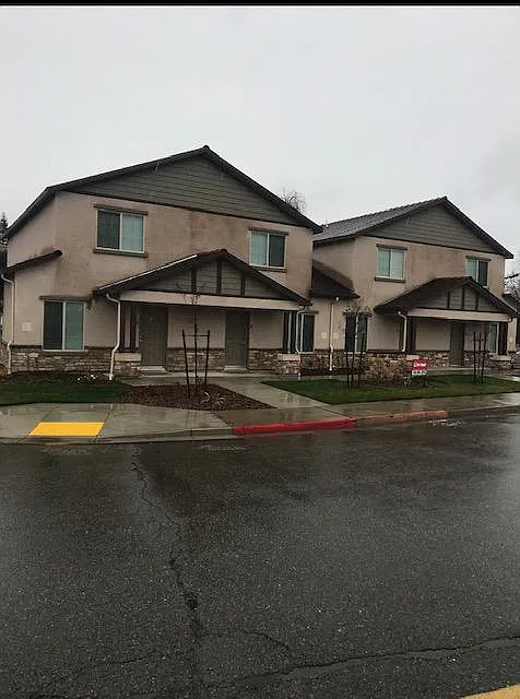 1200 Marion St — Photo 1