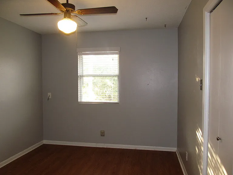 2114 Herrington St — Photo 4