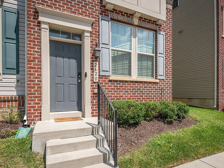 2620 Bradish Ln — Photo 4