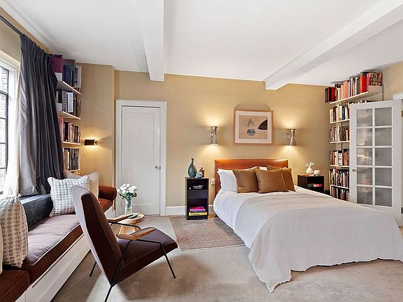 4th image of 50 E 10th St APT 8E