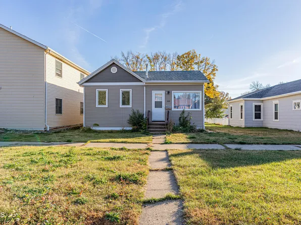 308 5th Ave NW, Mandan, ND 58554