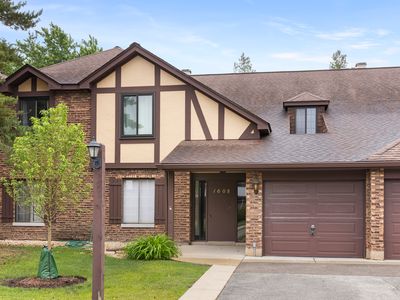 1608 Thames Ct APT A, Wheaton, IL, 60189