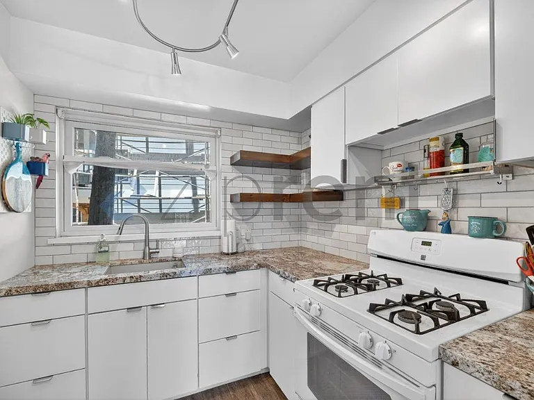 2613 Mission Blvd #2 — Photo 8