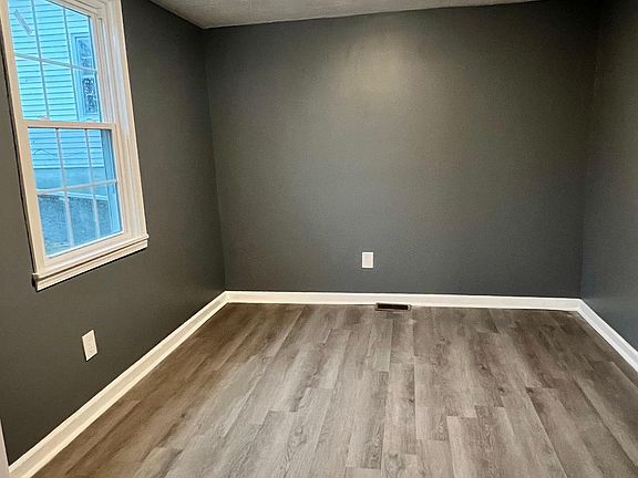 2nd image of 129 Ashton Dr