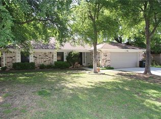 2117 Cambridge Dr, Hurst, TX 76054