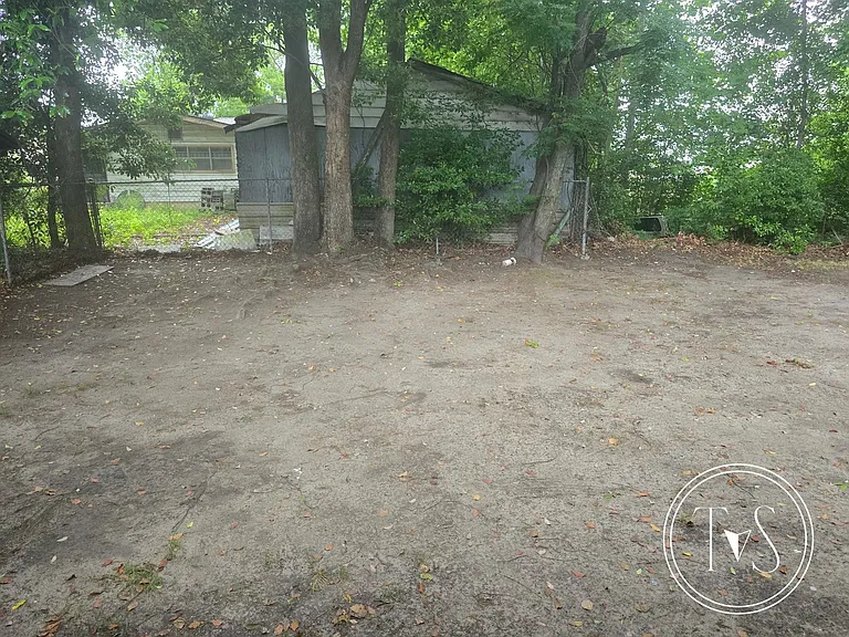17 Dutton St — Photo 15