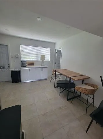 1052 SW 79th Ave — Photo 5