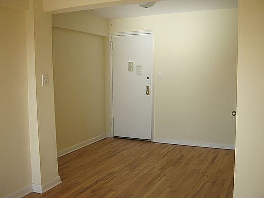 5th image of 13720 45th Ave APT 3B