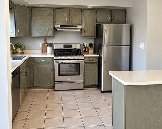 2nd image of 70 River Rd APT C6