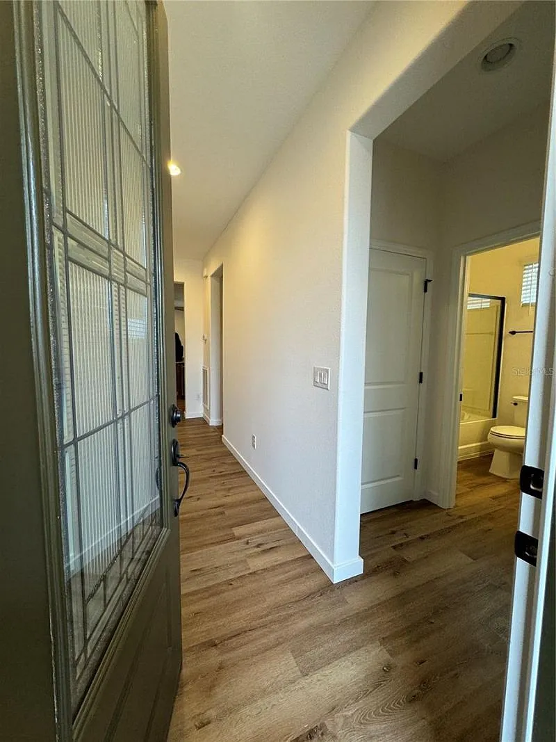 2 bed, 2.0 bath, 1318 sqft, $4,500 — Photo 2