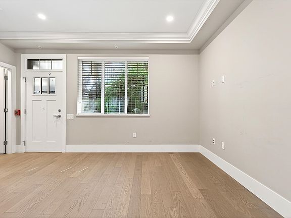 3rd image of 7523 Yukon St
