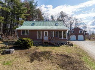 137 Valley Rd, Raymond, ME 04071
