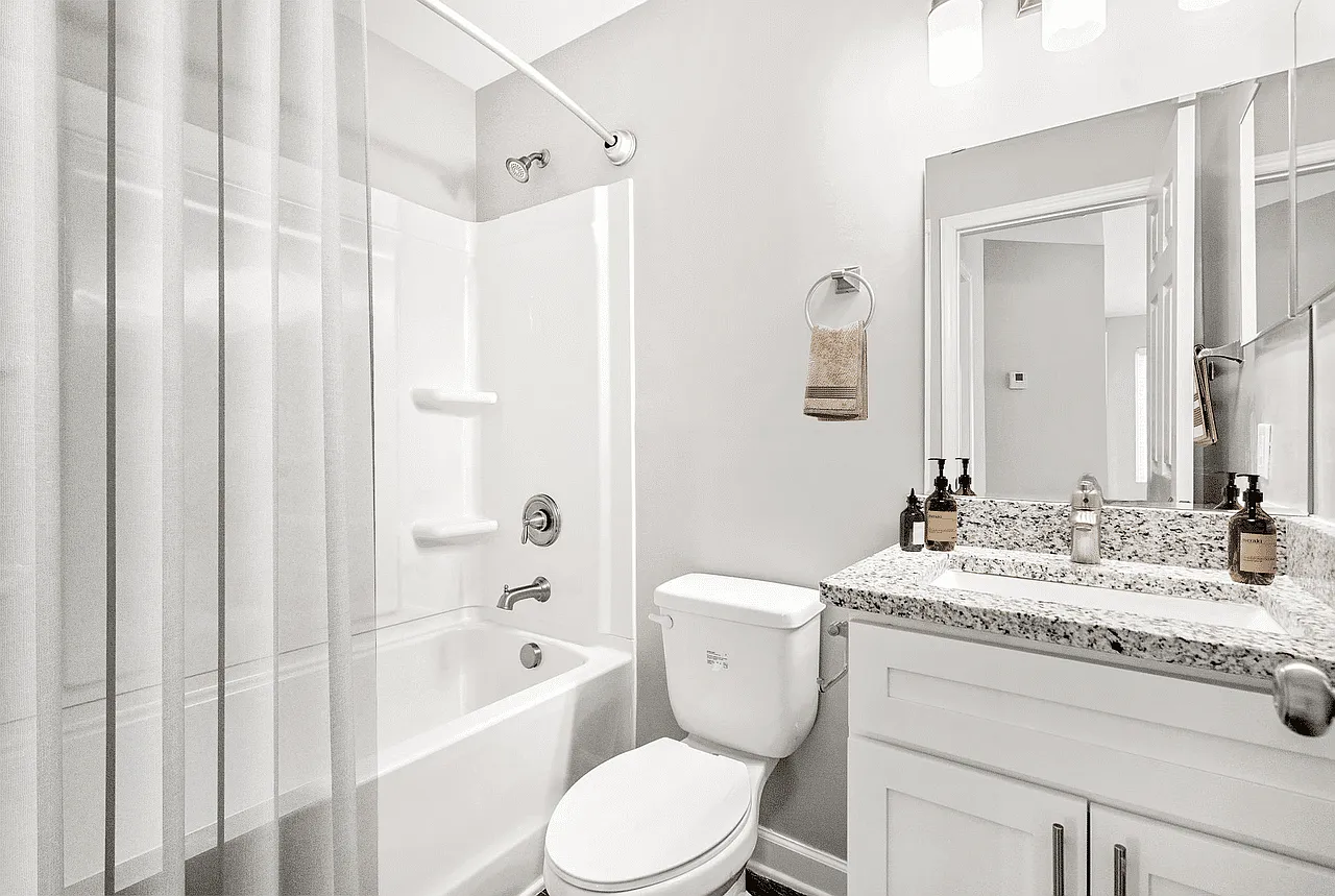 Paces Pointe Apartment Homes — Photo 2