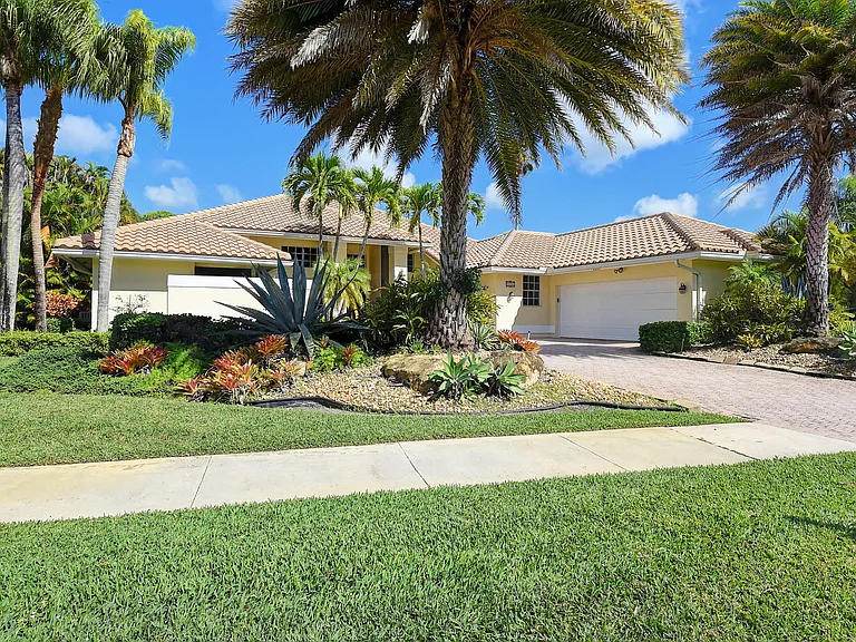 8320 Desmond Dr — Photo 1