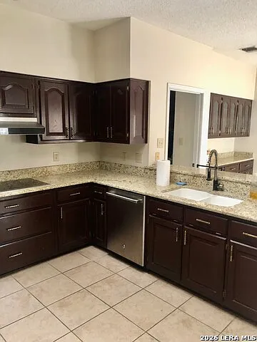 3 bed, 2.5 bath, 2449 sqft, $2,500 — Photo 2